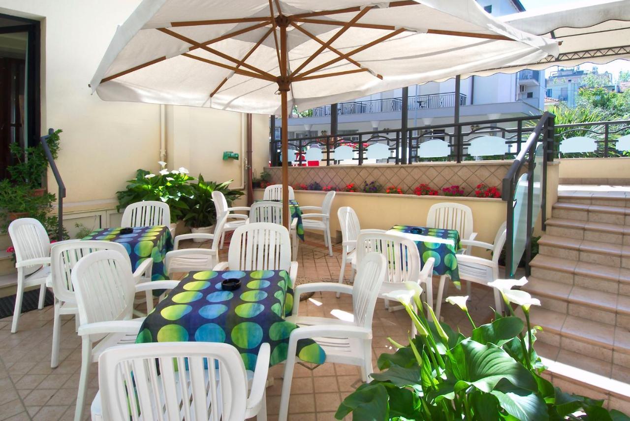 Hotel Villa Lieta 里米尼 外观 照片
