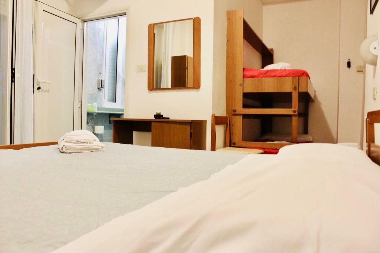 Hotel Villa Lieta 里米尼 外观 照片